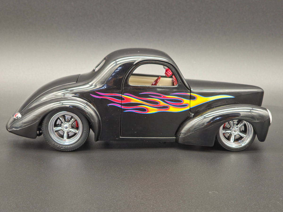 1941 willys Coupe avec flames