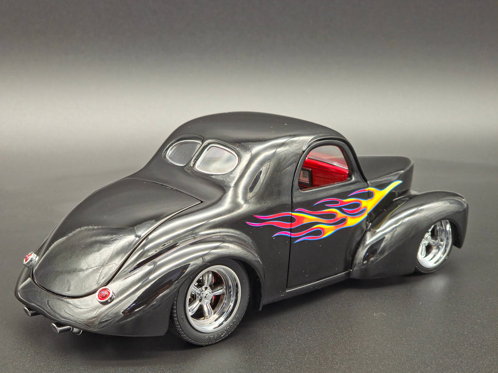 1941 willys Coupe avec flames