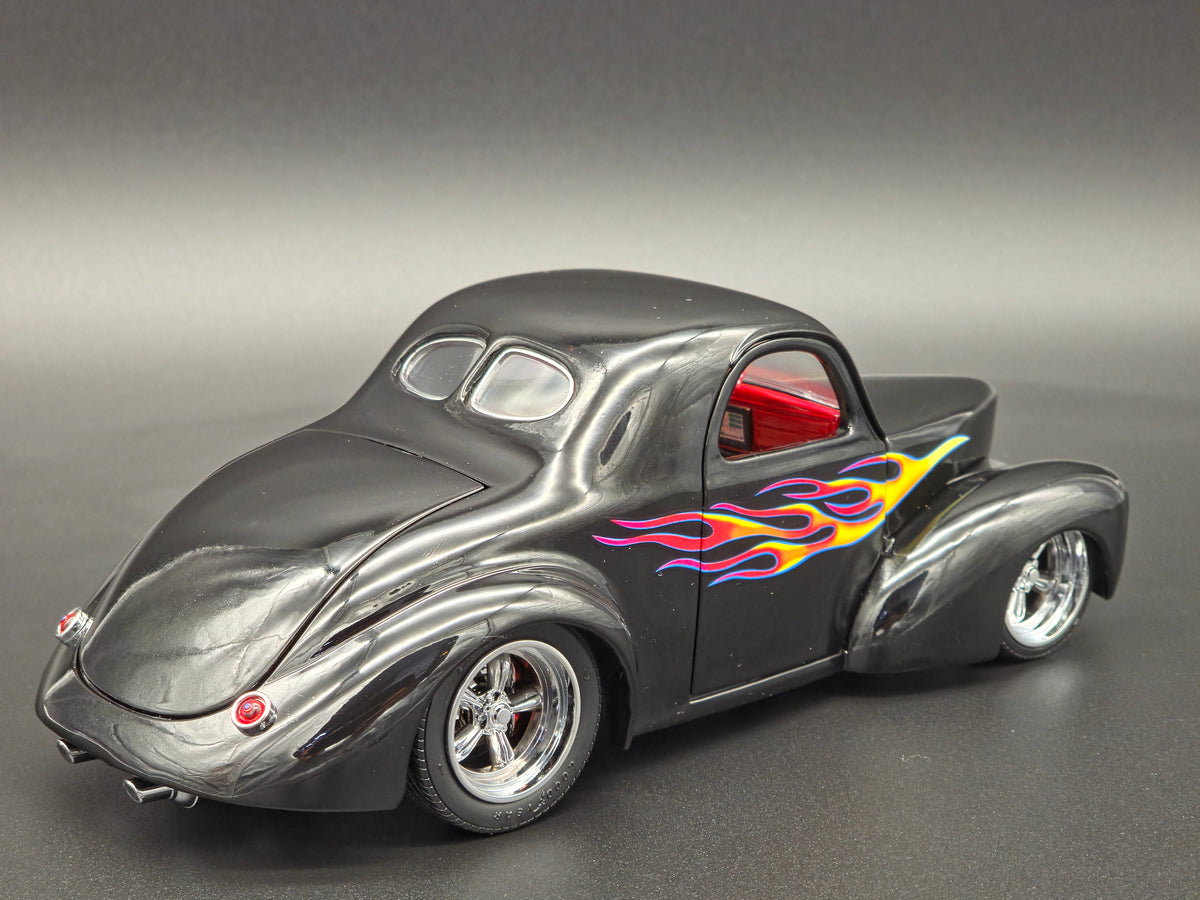1941 willys Coupe avec flames