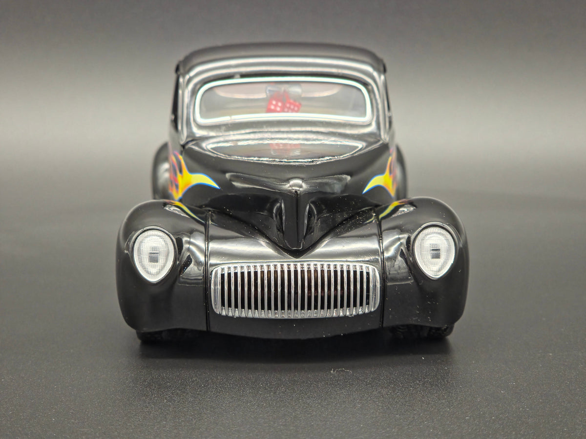 1941 willys Coupe avec flames
