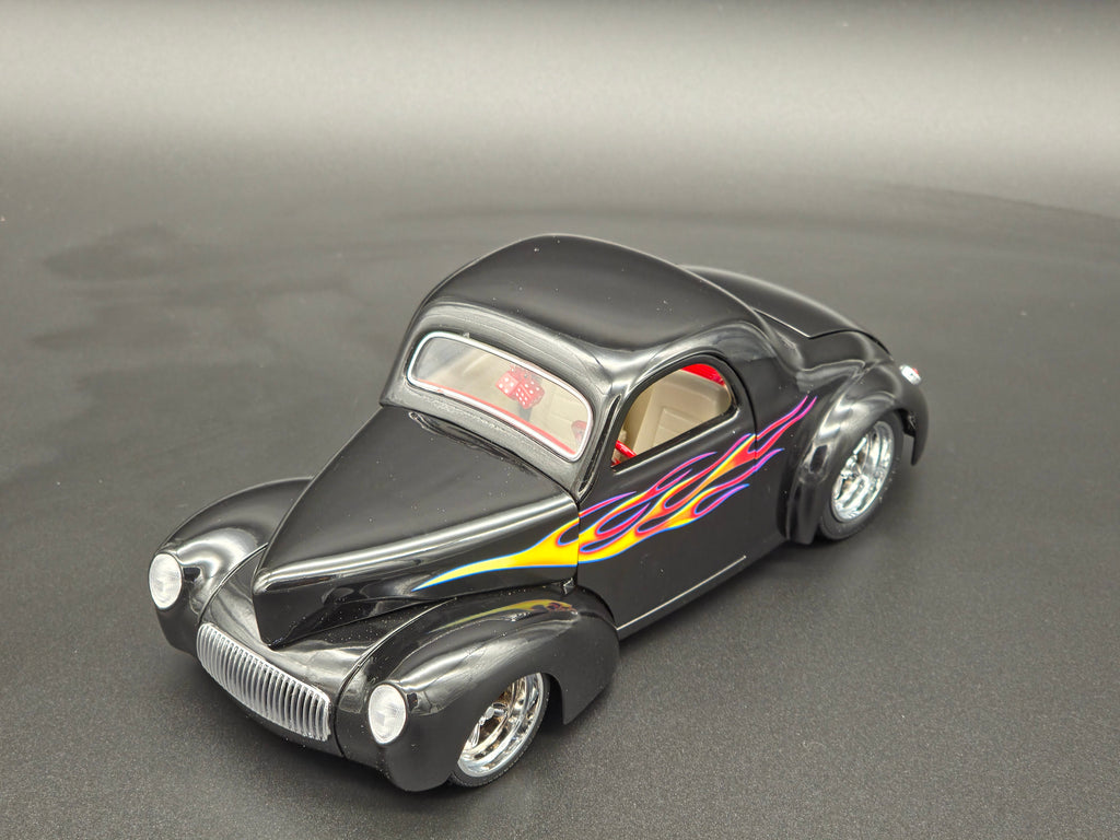 1941 willys Coupe avec flames