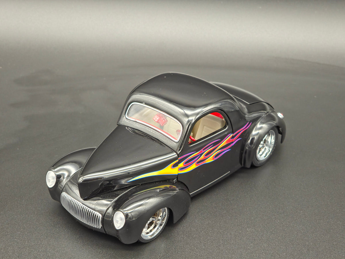 1941 willys Coupe avec flames