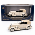 Signature Models Cadillac Town Car 1933 crème 1:32